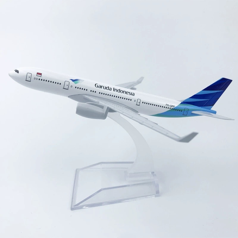 B737 16cm Air Garuda Indonesia - огляд і ціна Badminton Indonesia